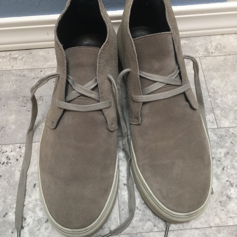 suede chukka sneaker